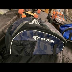 Kids Easton backpack style bat bag